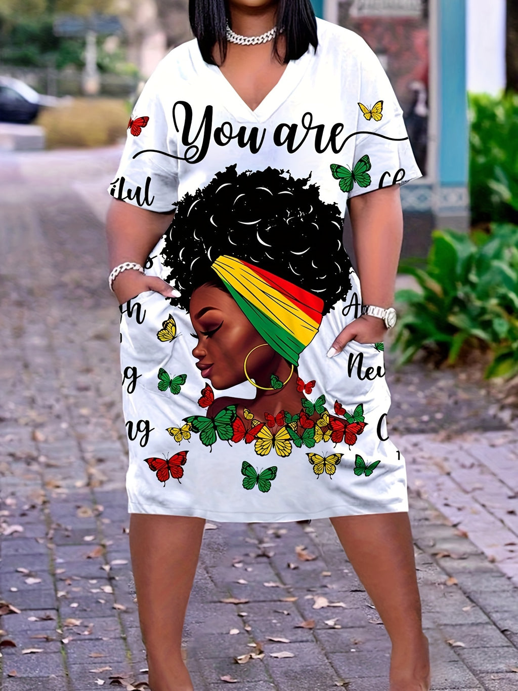 Stylish Plus Size Graphic Print Dress - Plus Size Dresses with V Neck, Short Sleeves, Casual Wear, Comfortable Fabric, and Flattering Fit