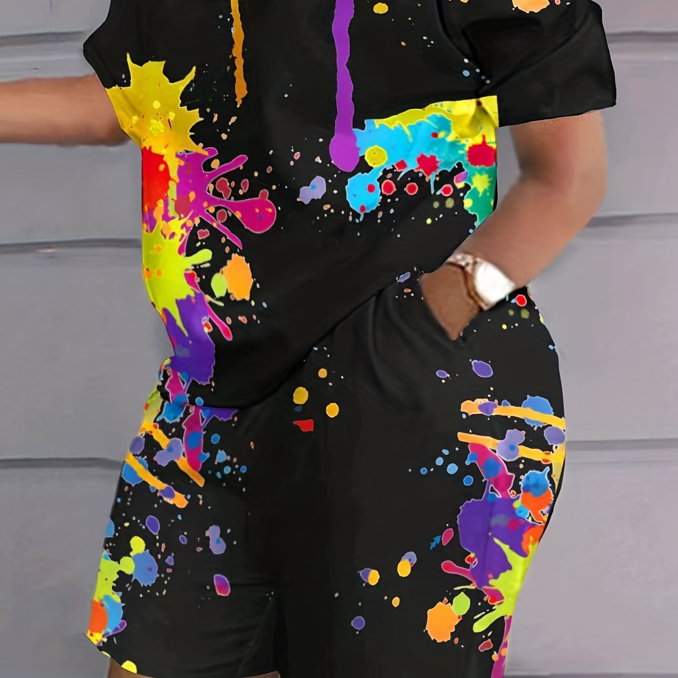 Plus Size Casual Outfits Set, Women's Plus Splash Print Round Neck Short Sleeve Top & Shorts With Pockets Outfits Two Piece Set