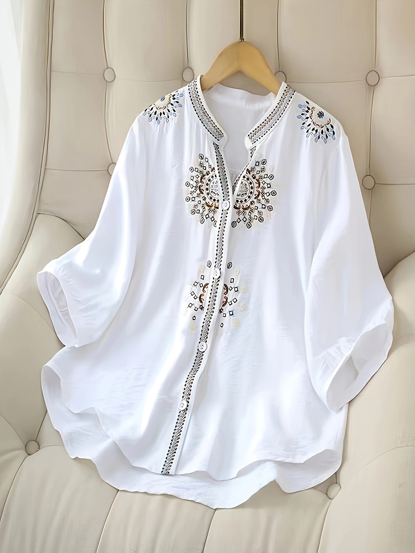 Women's White Short Sleeve Blouse with Black & Grey Floral//Leaf/Paisley/Star/Bird/Bee/Bouquet/Bell/Heart//Chain/rrow//Starfish/Bubblegum//Chrysanthemum//Maple Leaf/Maple/Bee/Chrysanthemum/Lilac/Lilac/Bell/Chrysanthemum -, Bl