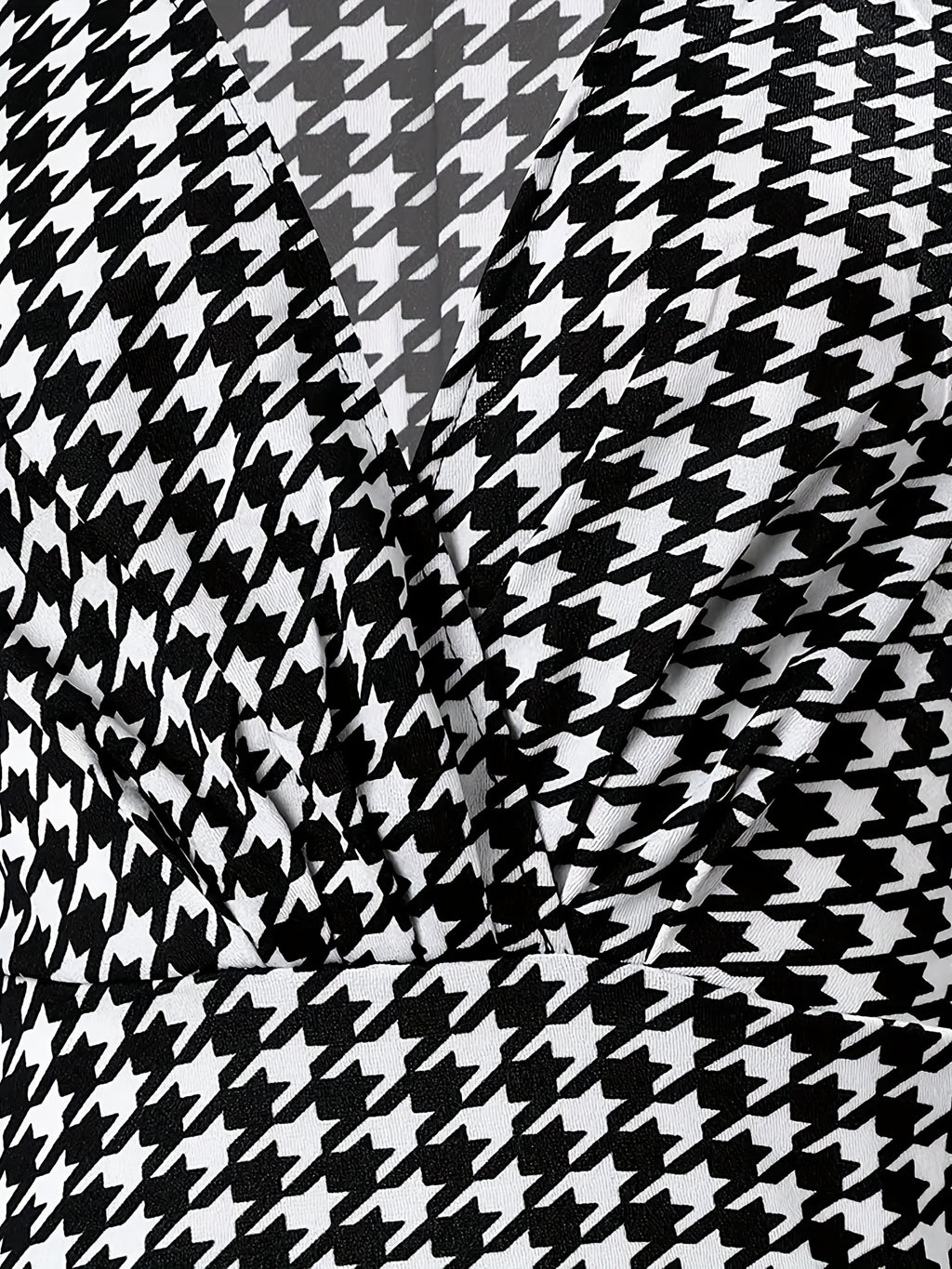 Stunning Plus Size Houndstooth Print Bodycon Dress - Plus Size Dresses - Long Sleeve, V Neck, Elegant, Women's Formal Wear for Special Occasions - High-Quality Fabric, Comfortable Fit, Classic Design