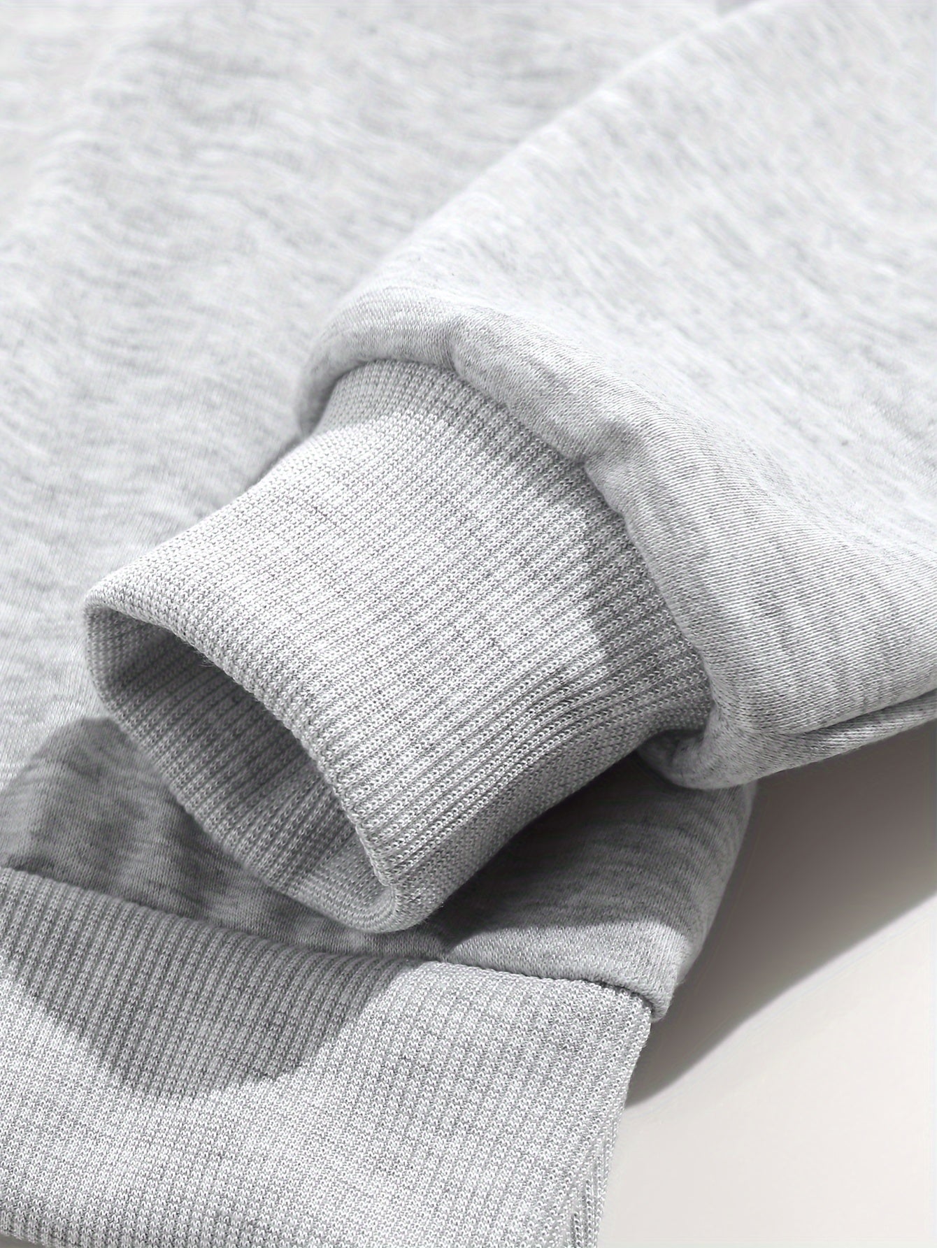 Queen Letter Print Two-Piece Set - Cozy Casual Long Sleeve Hoodie & Drawstring Sweatpants Outfits for Women - Soft Fleece Lining, Relaxed Fit, and Stylish Letter Print Design