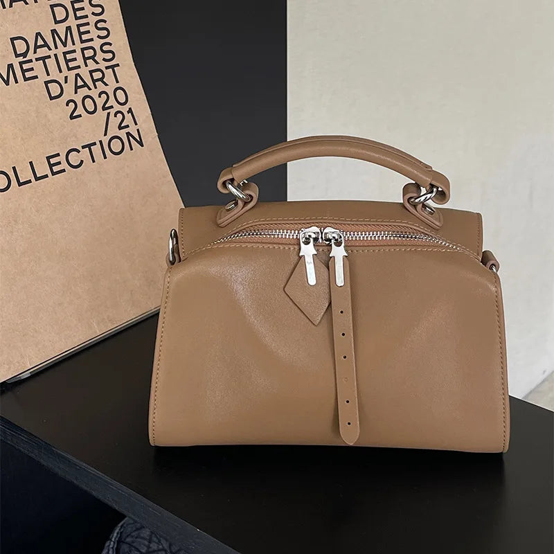 2025 New Retro High-End Soft Leather Handbag New Fashion Commuter Crossbody Bag High-End Pillow Bag