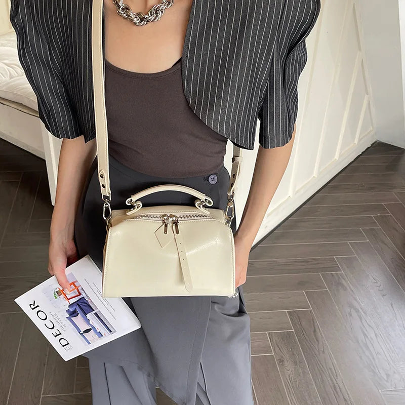 2025 New Retro High-End Soft Leather Handbag New Fashion Commuter Crossbody Bag High-End Pillow Bag