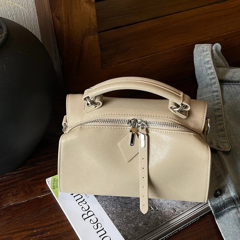 2025 New Retro High-End Soft Leather Handbag New Fashion Commuter Crossbody Bag High-End Pillow Bag