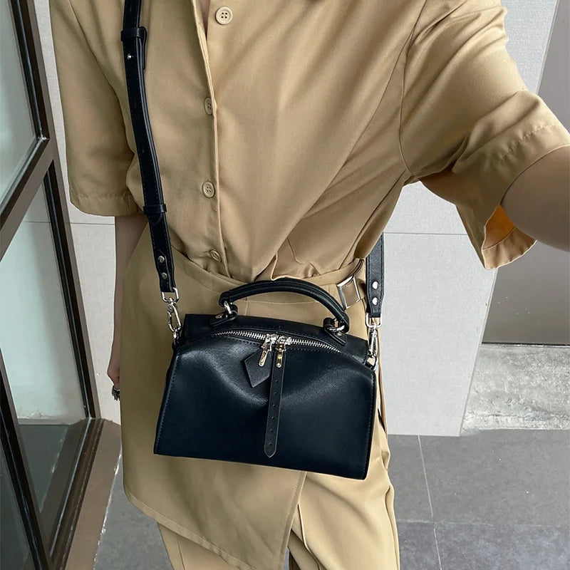 2025 New Retro High-End Soft Leather Handbag New Fashion Commuter Crossbody Bag High-End Pillow Bag