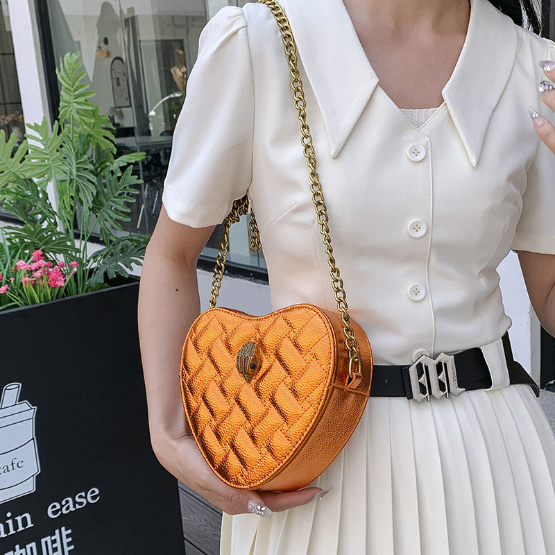 Cross-border Bag Women's 2024 European and American Popular Eagle Head Peach Heart Bag Shoulder Crossbody Chain Bag Rhombic Embroidery Line Women's Small Bag