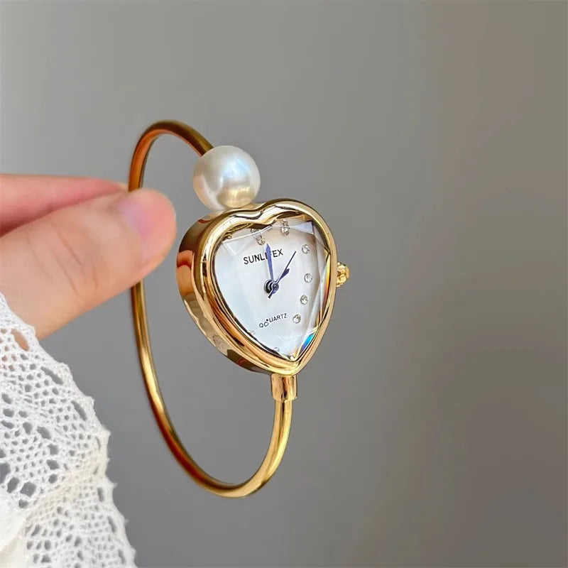 Love Heart Shaped Ladies Quartz Watch Elegant Bracelet Vintage Temperament Unique Women's Watches 2025