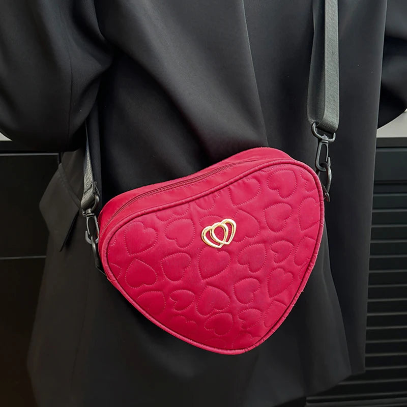 Ladies' handbags suitable for shopping, designed with love, made of nylon material, can be worn over the shoulder or crossbody.