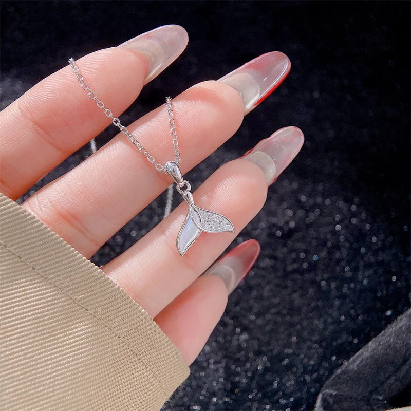Mermaid Tail Necklace for Women – White Shell Inlay, Exquisite Light Luxury Collarbone Chain