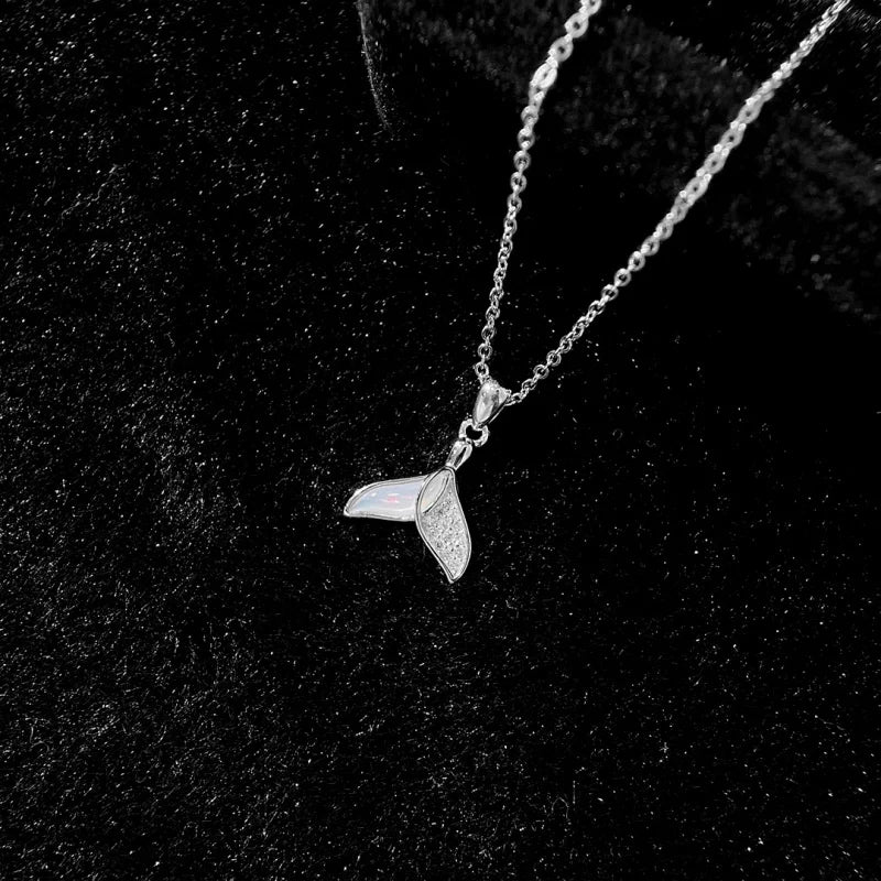 Mermaid Tail Necklace for Women – White Shell Inlay, Exquisite Light Luxury Collarbone Chain