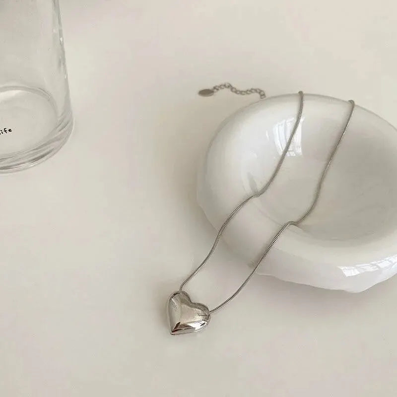 Simple Trendy Silver Color Love Heart Pendant Necklace for Women Korean Fashion Snake Bone Chain Clavicle Chokers Party Jewelry