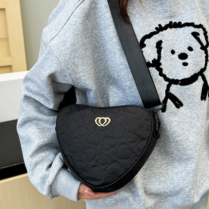 Neutral style shoulder bag for men and women, heart-shaped with heart pattern, detachable shoulder strap