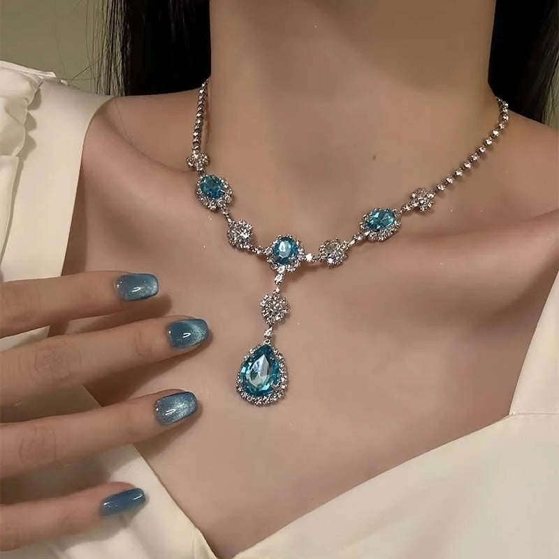 Original Blue Crystal Charm Sparkling Zirconia Necklace for Women's Niche Design Sense High end Banquet Accessories Neck Chain