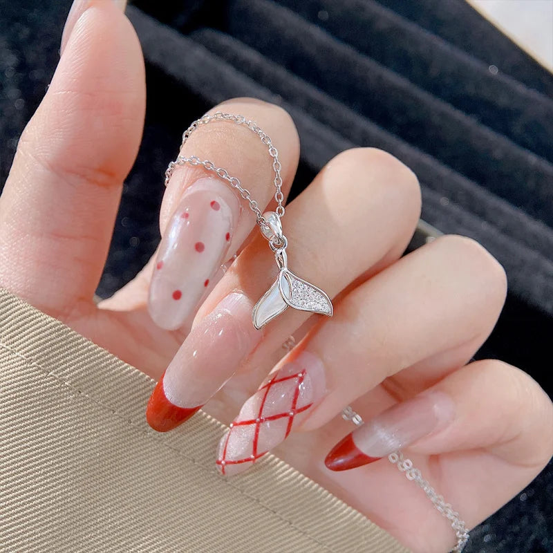 Mermaid Tail Necklace for Women – White Shell Inlay, Exquisite Light Luxury Collarbone Chain