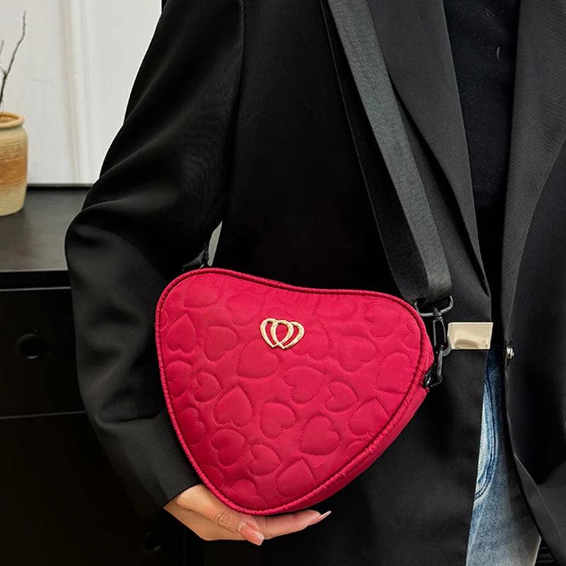 Neutral style shoulder bag for men and women, heart-shaped with heart pattern, detachable shoulder strap