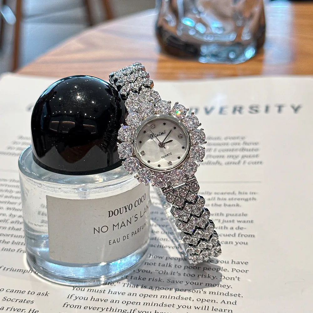 2025 HOT! Fashion Women Luxury Diamond Watches Bracelet Ladies Quartz Watch Gold Womens Wristwatch Shiny Crystal Reloj Muje