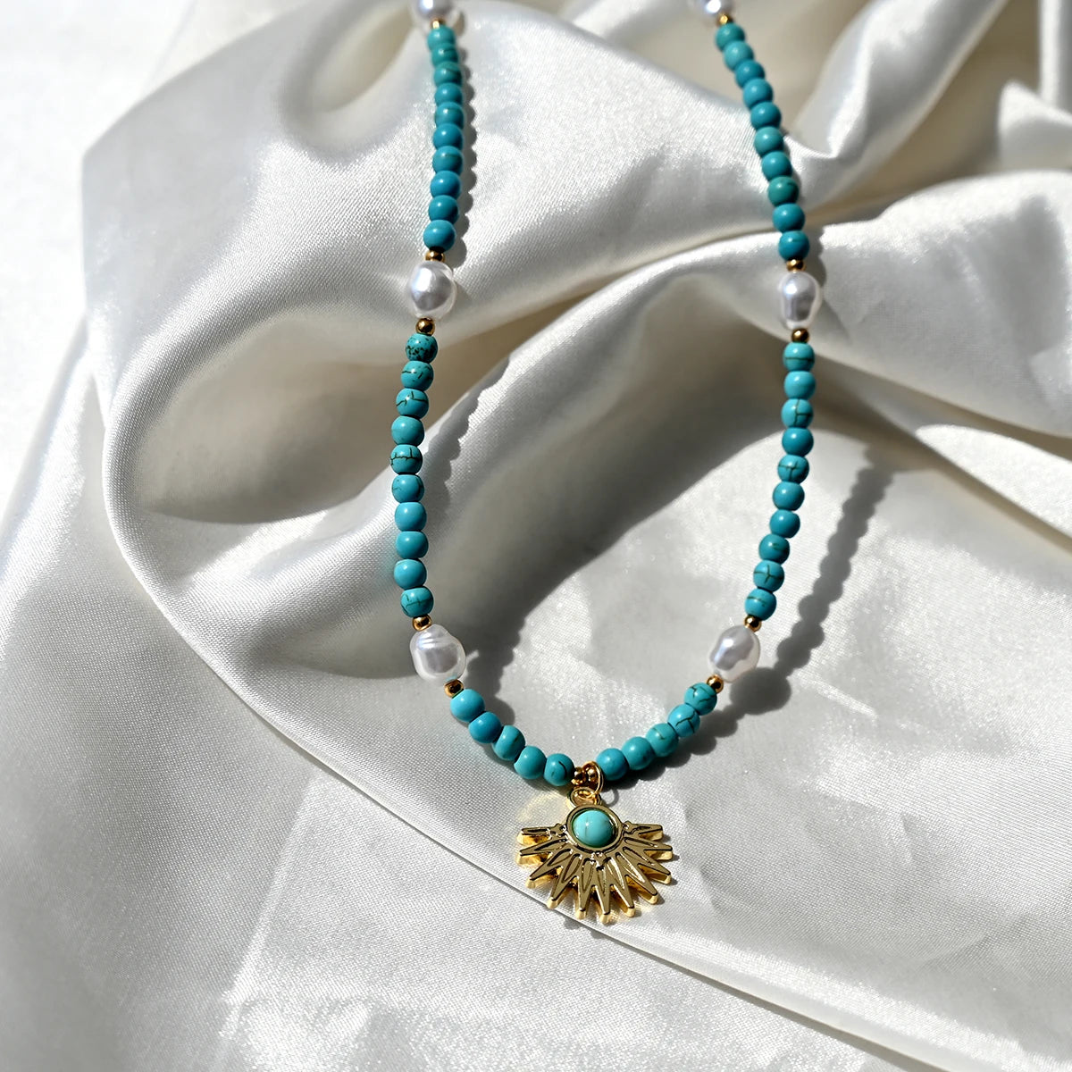 Artificial Turquoise Beads Heart Eye Pendant Necklace For Women With a Golden Stainless Steel Buckle Imitation Pearl Jewelry