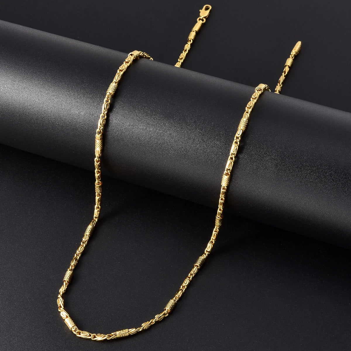 Luxury Gold Plated Chain Necklace for Women Men 2025 Trendy Jewelry Elegant Statement Piece Party Wedding Gift Fashion Accessory