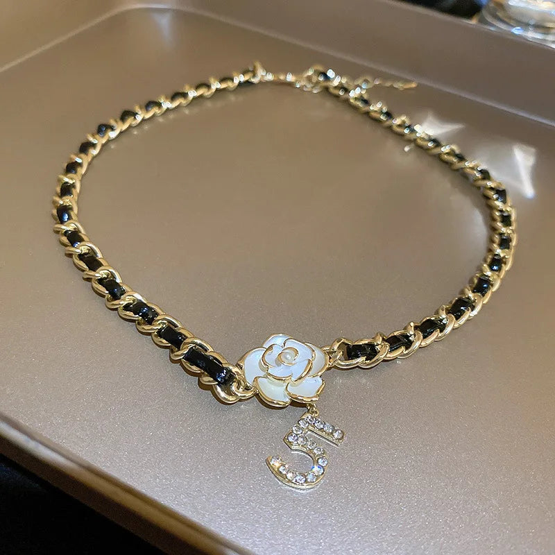 Number 5 Camellia Pearl Leather Neck Chain Necklace Pendant Chain Retro High-end Pearl Flower Collarbone Choker