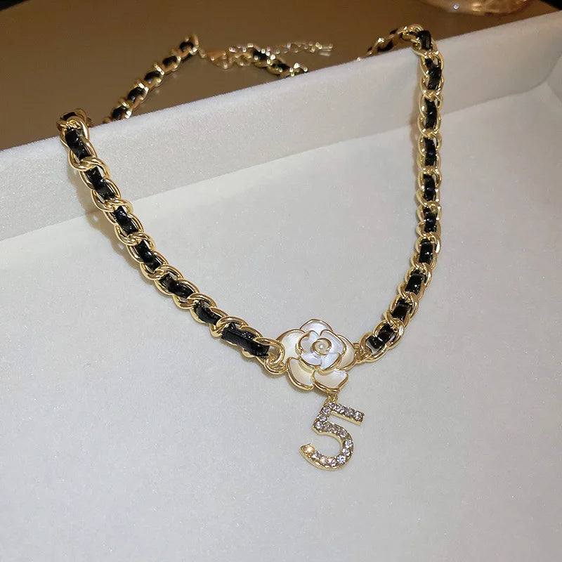 Number 5 Camellia Pearl Leather Neck Chain Necklace Pendant Chain Retro High-end Pearl Flower Collarbone Choker