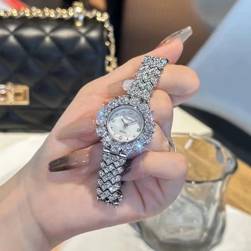 2025 HOT! Fashion Women Luxury Diamond Watches Bracelet Ladies Quartz Watch Gold Womens Wristwatch Shiny Crystal Reloj Muje
