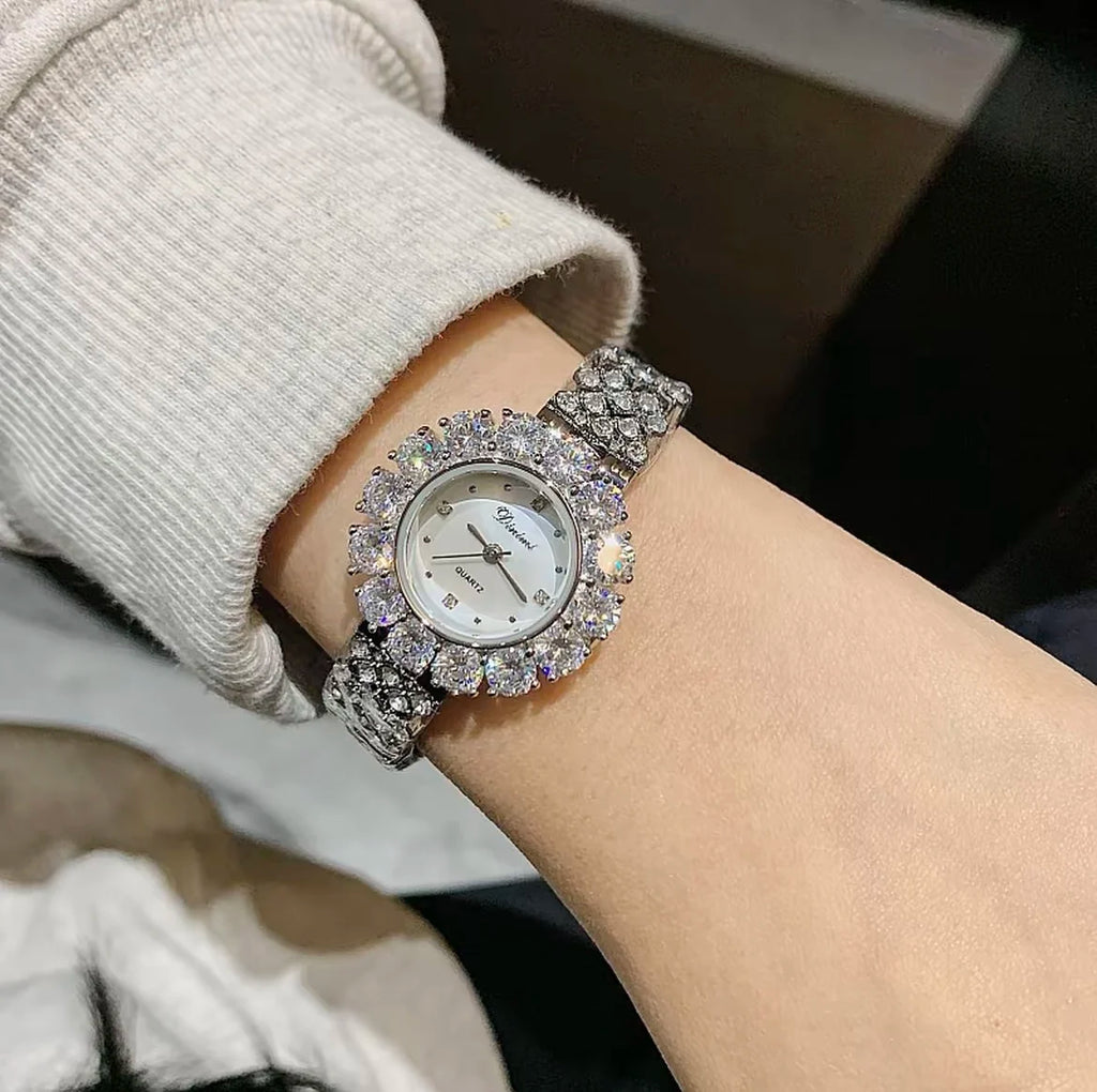 2025 HOT! Fashion Women Luxury Diamond Watches Bracelet Ladies Quartz Watch Gold Womens Wristwatch Shiny Crystal Reloj Muje