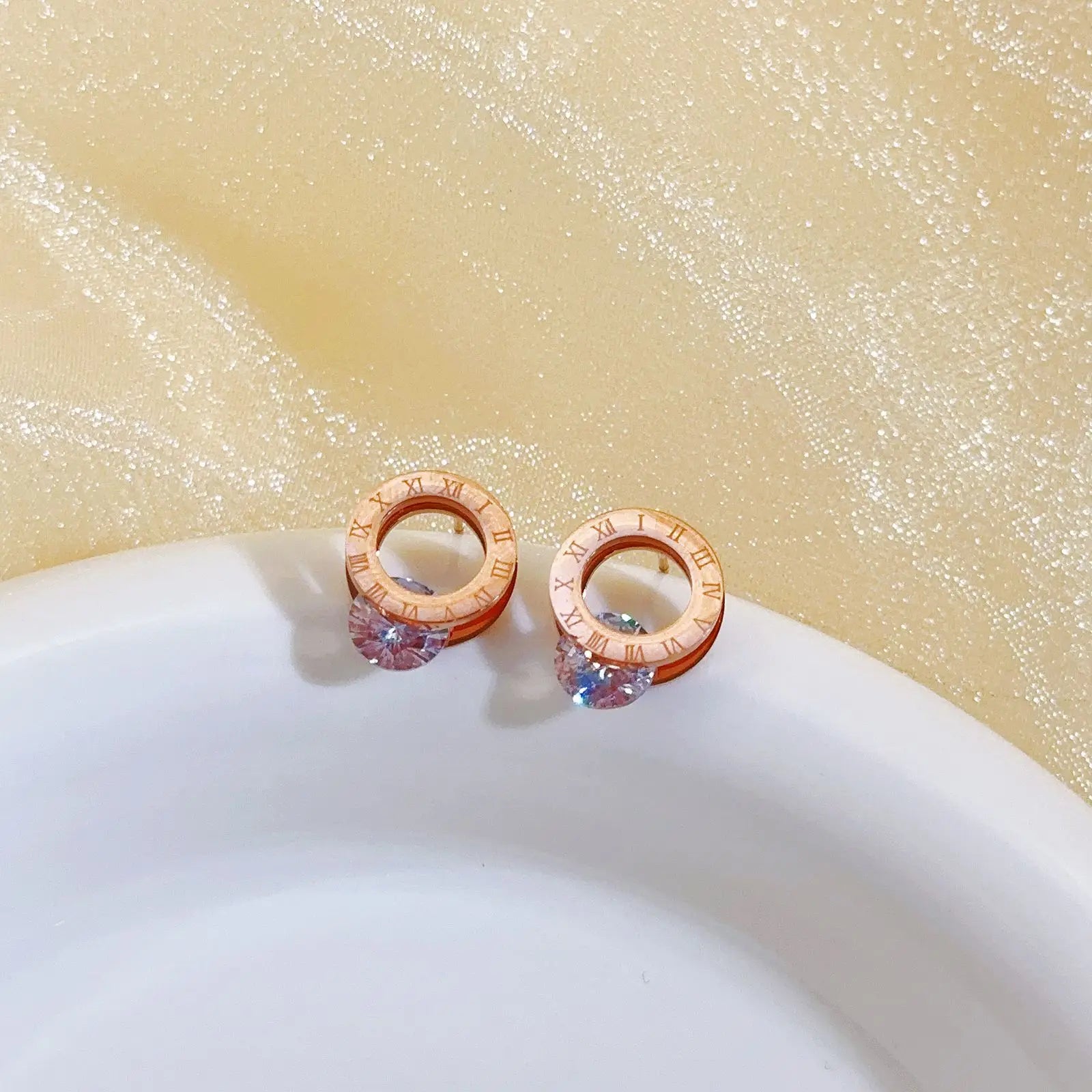 2023 Fashion Classic Roman Crystal Disc Pendant Stainless Steel Rose Gold Colour Earrings Women's Colorless Jewelry Accessories