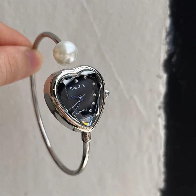 Love Heart Shaped Ladies Quartz Watch Elegant Bracelet Vintage Temperament Unique Women's Watches 2025