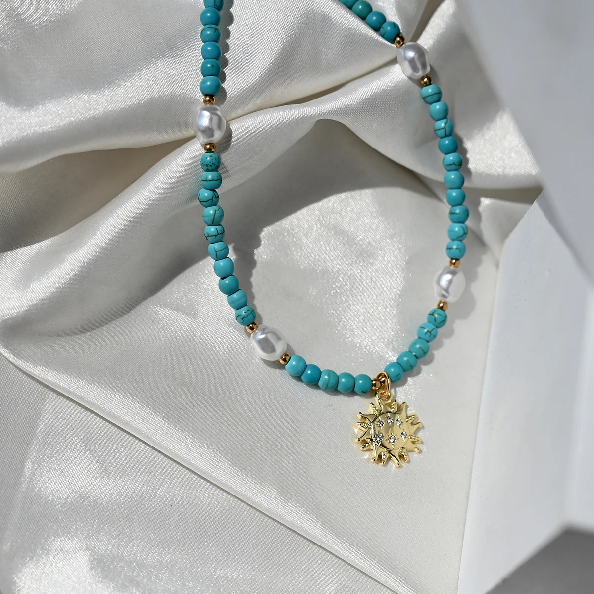 Artificial Turquoise Beads Heart Eye Pendant Necklace For Women With a Golden Stainless Steel Buckle Imitation Pearl Jewelry