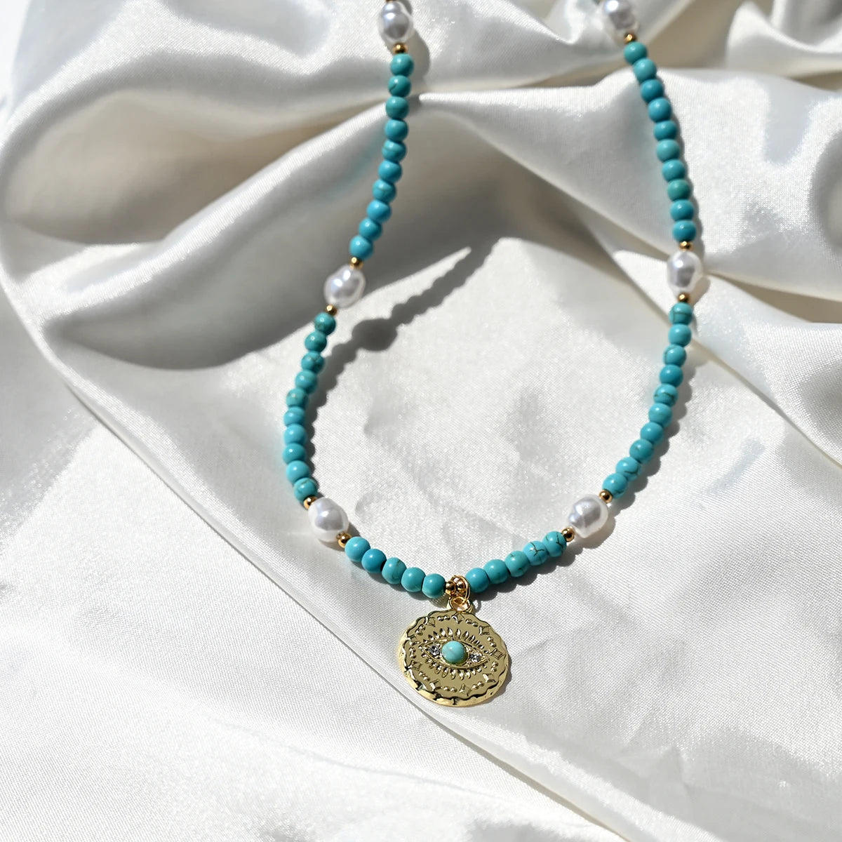Artificial Turquoise Beads Heart Eye Pendant Necklace For Women With a Golden Stainless Steel Buckle Imitation Pearl Jewelry