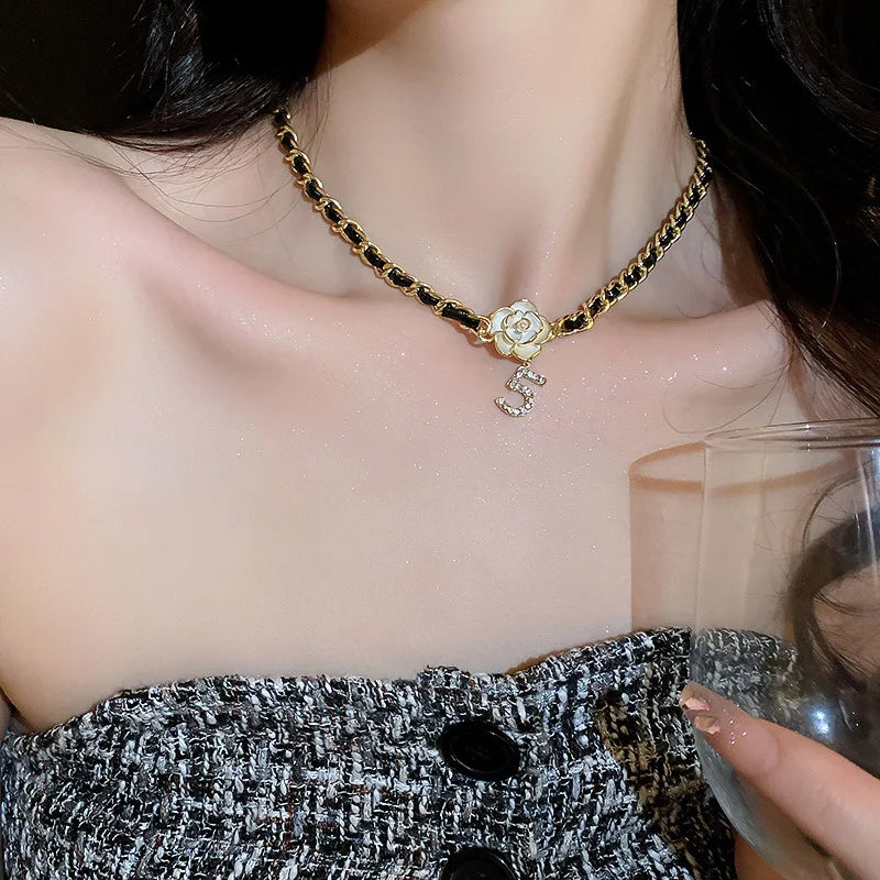 Number 5 Camellia Pearl Leather Neck Chain Necklace Pendant Chain Retro High-end Pearl Flower Collarbone Choker