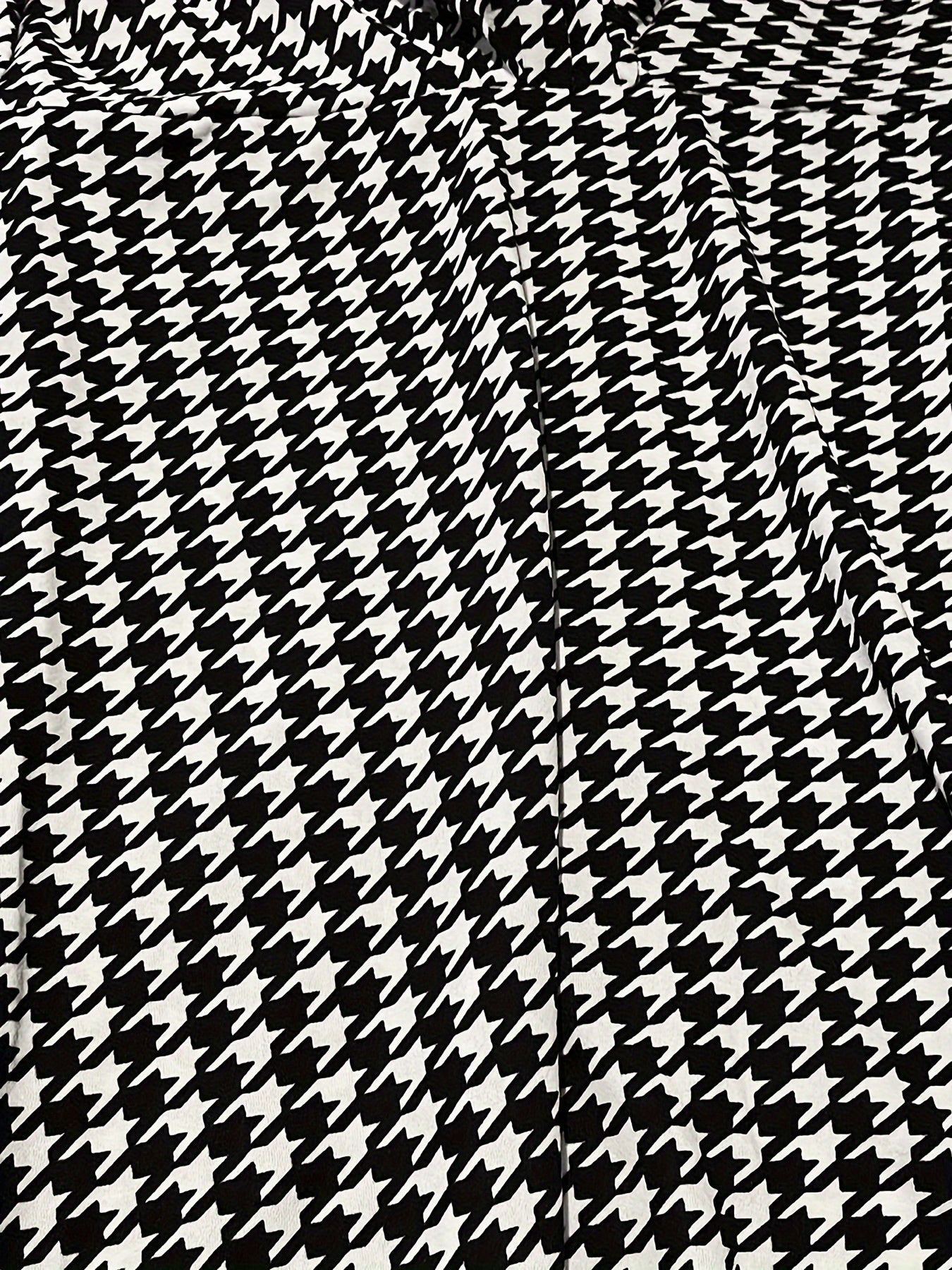 Stunning Plus Size Houndstooth Print Bodycon Dress - Plus Size Dresses - Long Sleeve, V Neck, Elegant, Women's Formal Wear for Special Occasions - High-Quality Fabric, Comfortable Fit, Classic Design
