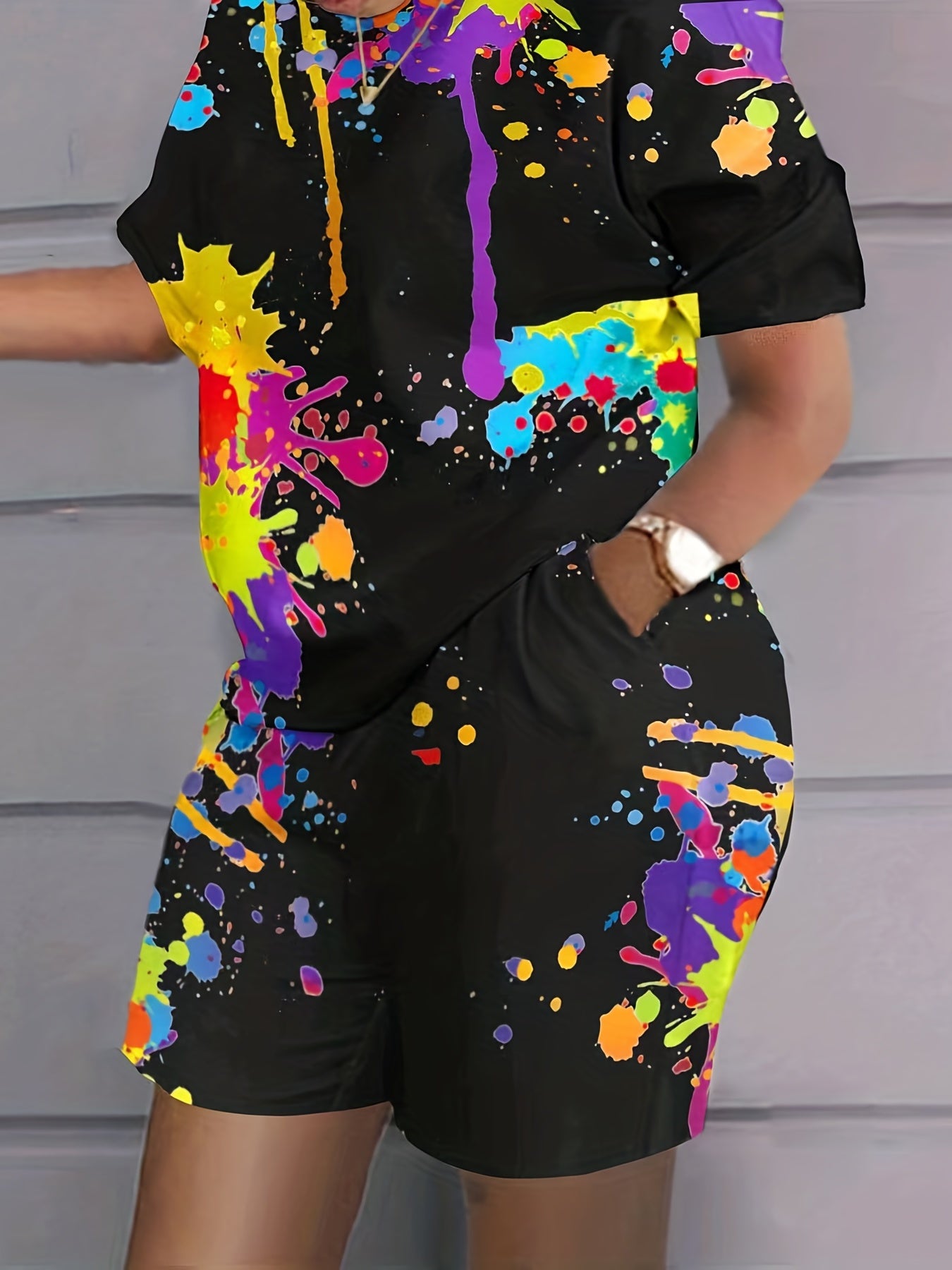 Plus Size Casual Outfits Set, Women's Plus Splash Print Round Neck Short Sleeve Top & Shorts With Pockets Outfits Two Piece Set