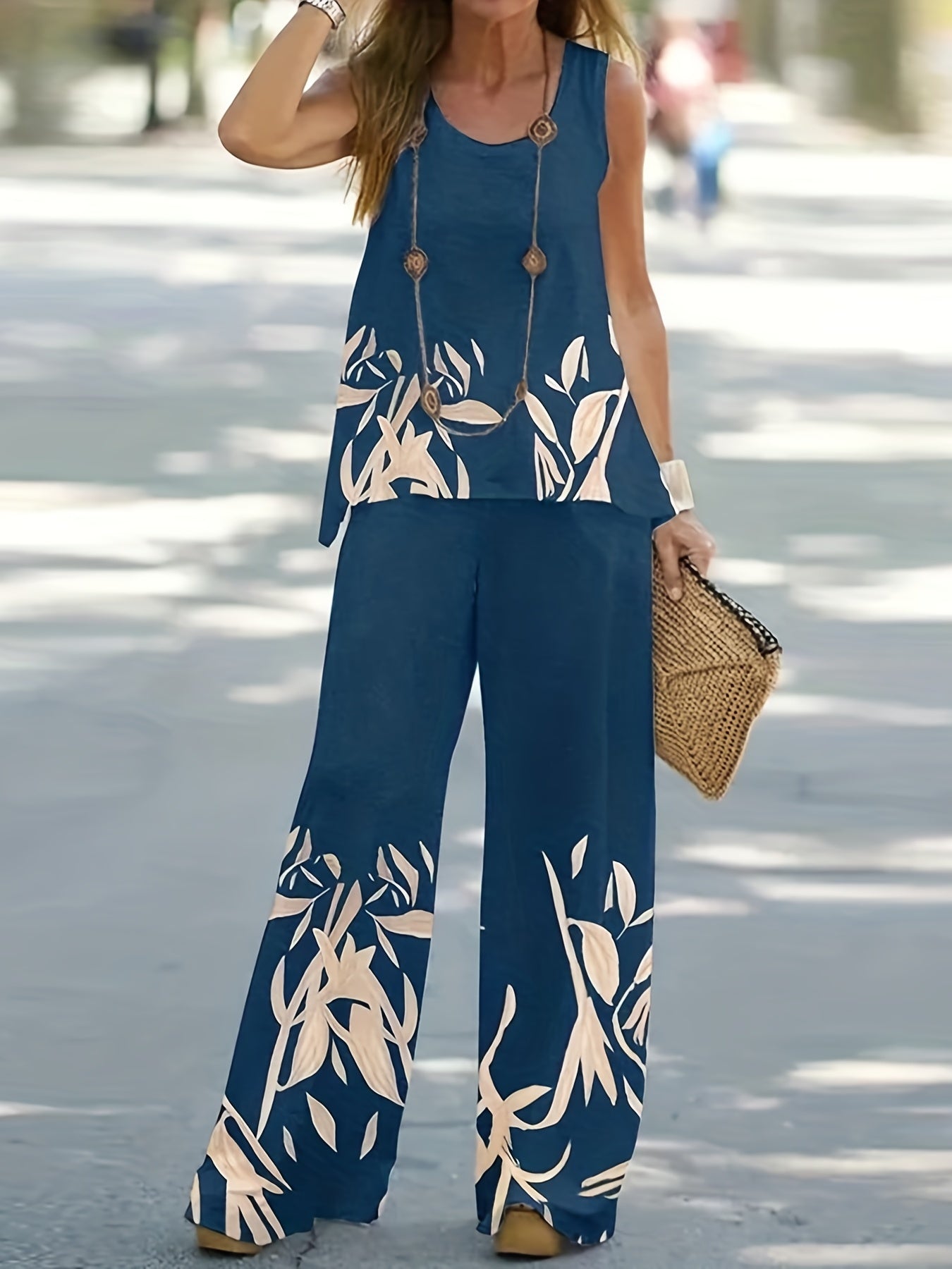 Plus Size Casual Outfits Two Piece Set, Women's Plus Colorblock Stripe Print Round Neck Slight Stretch Tank Top & Pants Outfits 2 Piece Set
