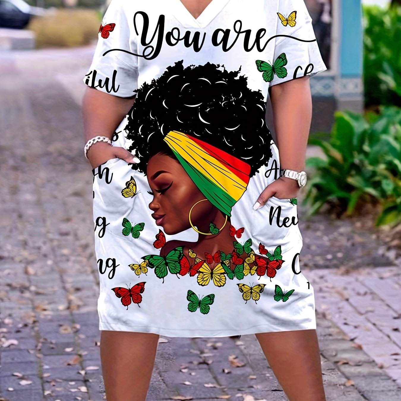 Stylish Plus Size Graphic Print Dress - Plus Size Dresses with V Neck, Short Sleeves, Casual Wear, Comfortable Fabric, and Flattering Fit